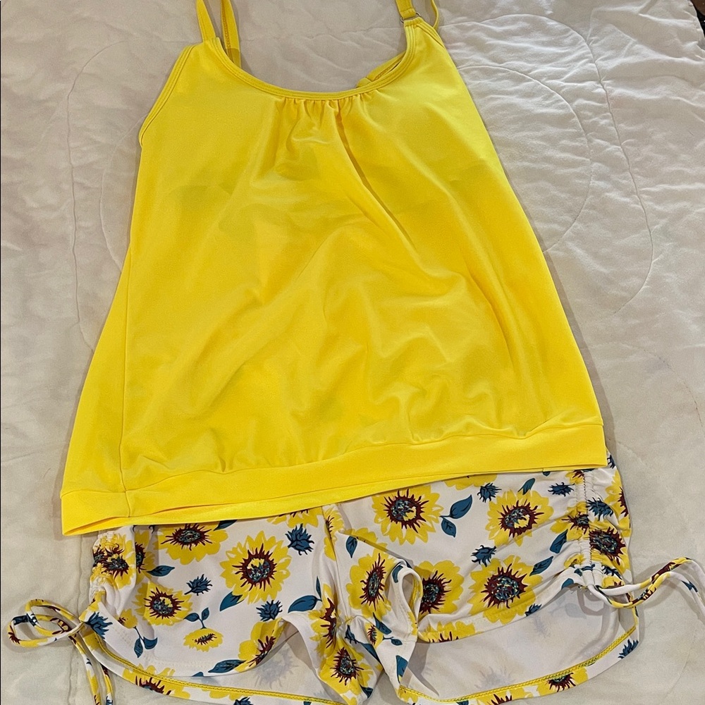 Womens 2 piece swimsuit, only worn one time,size 2XL,PRICE IS FIRM